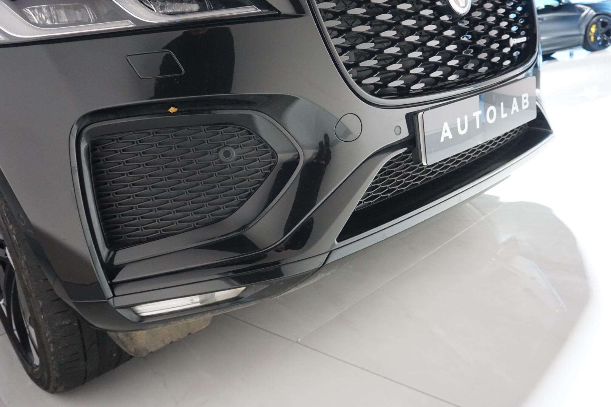 Jaguar F-PACE 3.0 D300 MHEV R-Dynamic HSE Black SUV 5dr Diesel Auto AWD Euro 6 (s/s) (300 ps)